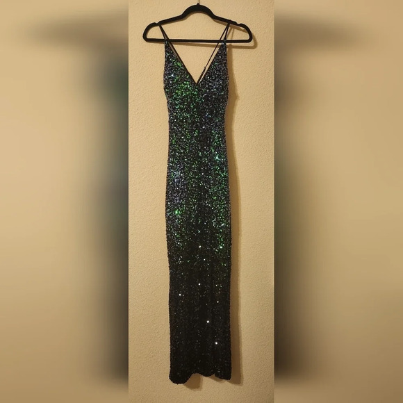 Pear Culture Deep V-Neck Ombre Sequin X-Back High Slit Long Dress - Picture 1 of 12